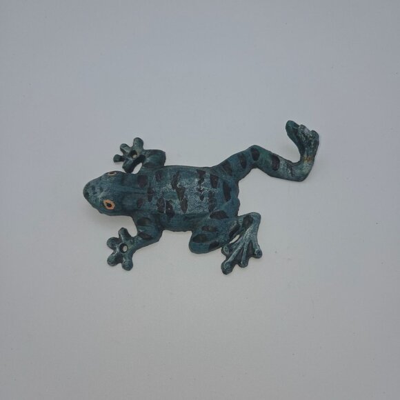 Cast Iron Green Decorative Climbing Tree Frog Wall Hanging - Picture 1 of 3